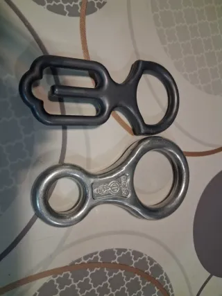 Descendedores barranquismo.