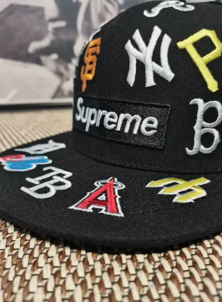 Gorra New Era 59Fifty Supreme Talla 7.1/4