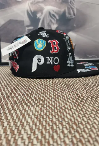 Gorra New Era 59Fifty Supreme Talla 7.1/4