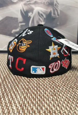 Gorra New Era 59Fifty Supreme Talla 7.1/4