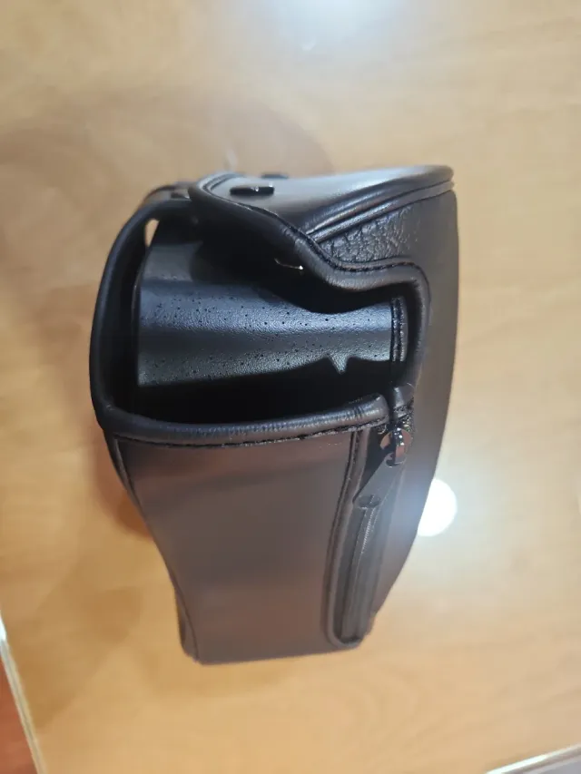 Funda Nikon F-601 con objetivo, hasta el 35-135