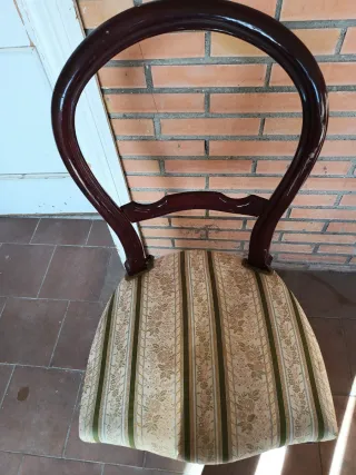 Set di tre sedie in legno e tessuto