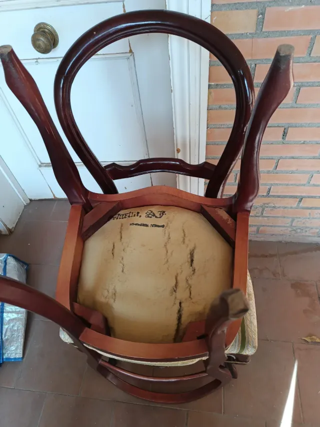 Set di tre sedie in legno e tessuto