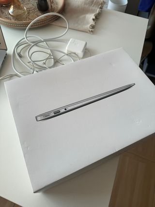 MacBook Air (13-inch, 2017)
