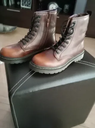 Botas militares marrones