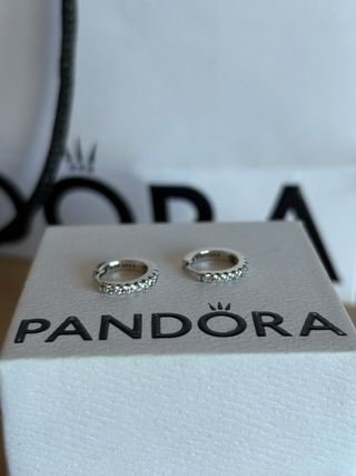 Pendientes Aro Abrazo Pandora Brillantes