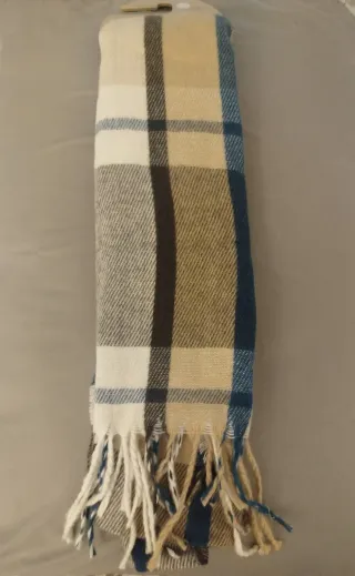 Nuevo. Bufanda unisex