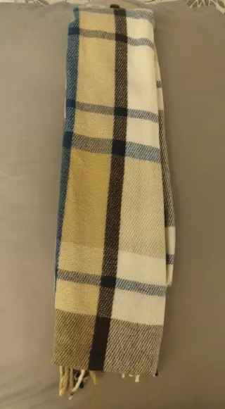 Nuevo. Bufanda unisex