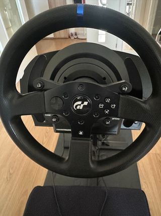 Sedile Playseat + volante t300 + Ferrari F1 (2)