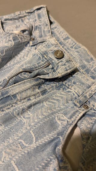 Pantalón vaquero Pull&Bear estampado