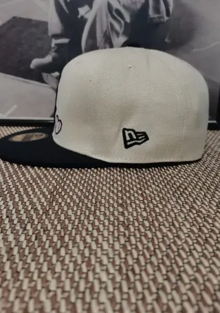 Gorra New Era 59Fifty Blanca y Negra Talla 7.1/2