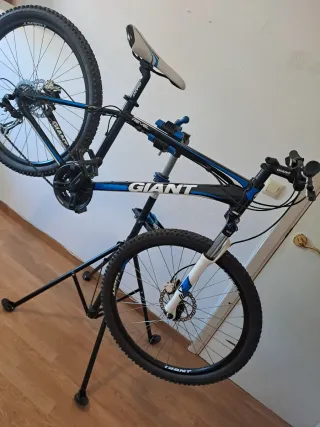 Bicicleta de montaña GIANT REVEL  26"