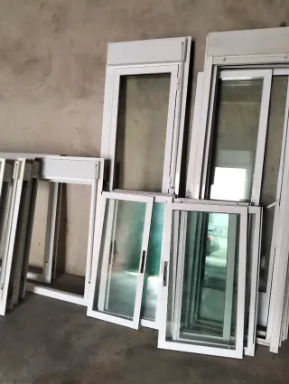 Puerta con persiana 75x229