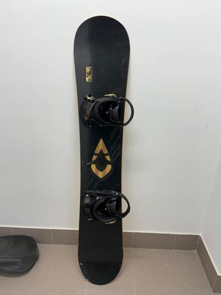 Tabla Snowboard Negra con Fijaciones