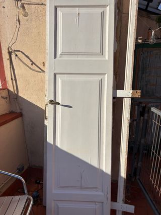 3 Puertas Antiguas con Marcos y Manillas