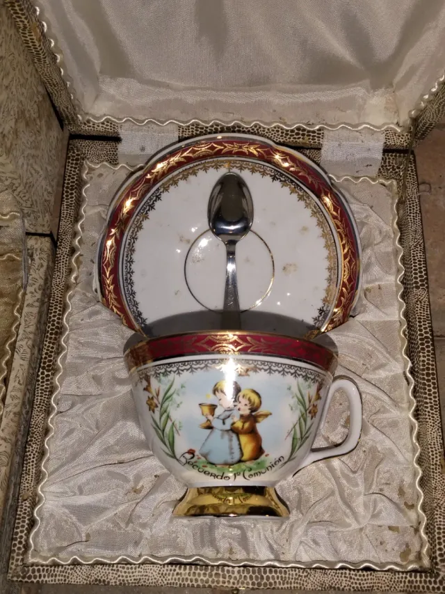 Set tazza e piatto per la Prima Comunione