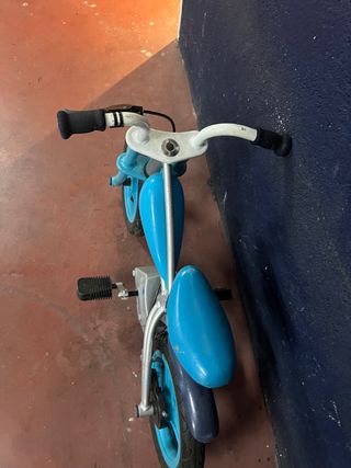 Bicicleta infantil azul