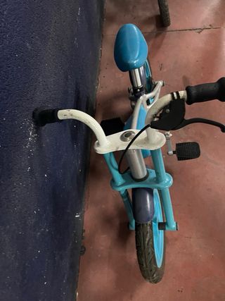 Bicicleta infantil azul