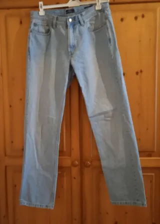 Pantalón vaquero azul claro