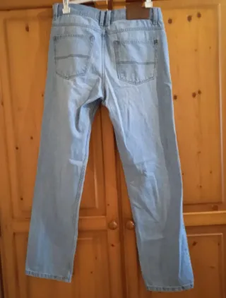 Pantalón vaquero azul claro