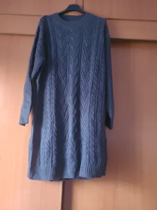 Vestido de lana azul trenzado talla única.Venca.