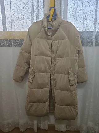 Cazadora larga camel brillante