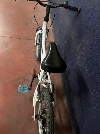 Bicicleta infantil Btwin blanca