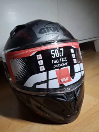 Casco Givi Negro con Diseño T.M
