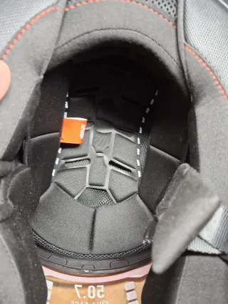 Casco Givi Negro con Diseño T.M