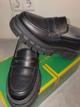 Mocasines Pitillos, de piel. Talla 36. Sin uso.