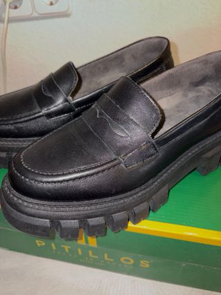 Mocasines Pitillos, de piel. Talla 36. Sin uso.