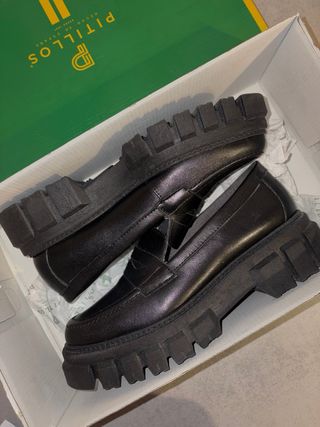 Mocasines Pitillos, de piel. Talla 36. Sin uso.