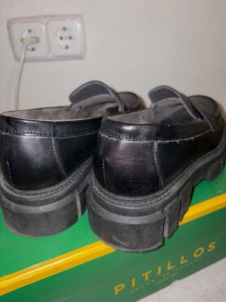 Mocasines Pitillos, de piel. Talla 36. Sin uso.