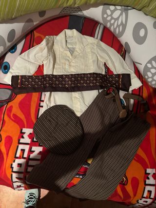 Traje campero beige y marrón