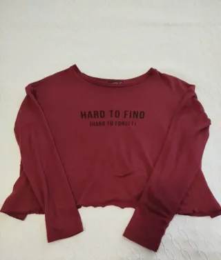 Jersey granate Bershka Hard to find