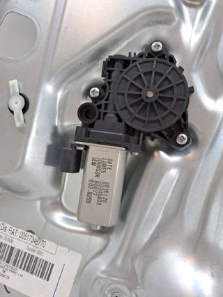 ELEVALUNAS DELANTERO DERECHO LANCIA MUSA (184)