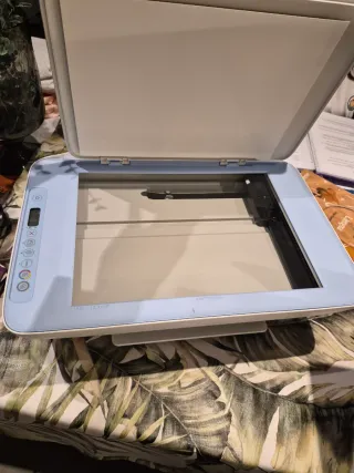 Impresora HP 2800 Blanca y Azul