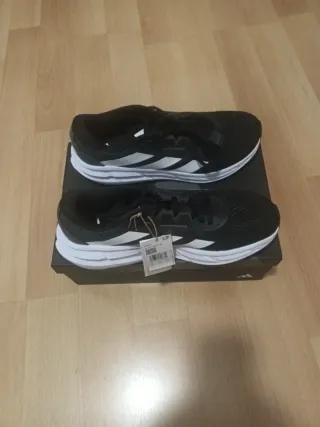 Zapatillas Adidas Running Negras y Blancas