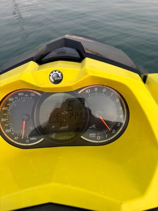 Jetski Amarillo BRP precio negociable
