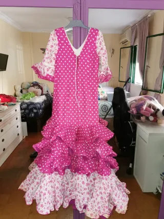 Traje de flamenca rosa lunares, para edad 8 años