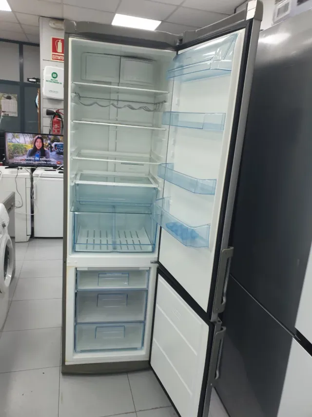 Nevera Combi Electrolux 2m con garantía