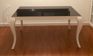 Tavolo in Cristallo Nero e Bianco. Estensibile fino a 2,20 m