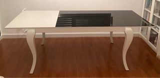 Tavolo in Cristallo Nero e Bianco. Estensibile fino a 2,20 m