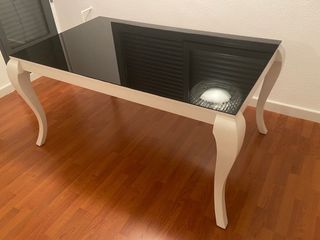 Tavolo in Cristallo Nero e Bianco. Estensibile fino a 2,20 m