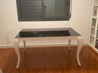 Tavolo in Cristallo Nero e Bianco. Estensibile fino a 2,20 m