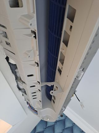 MANTENIMIENTO Y REPARACIÓN DE AIRE ACONDICIONADO