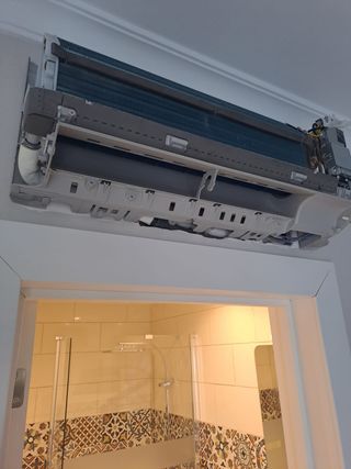 MANTENIMIENTO Y REPARACIÓN DE AIRE ACONDICIONADO