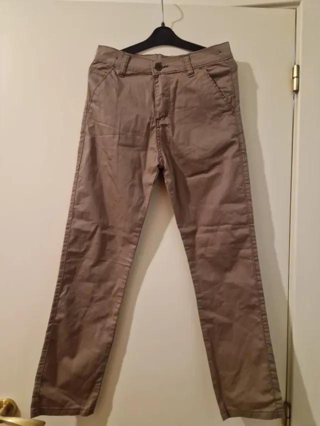 Pantalón beige niño