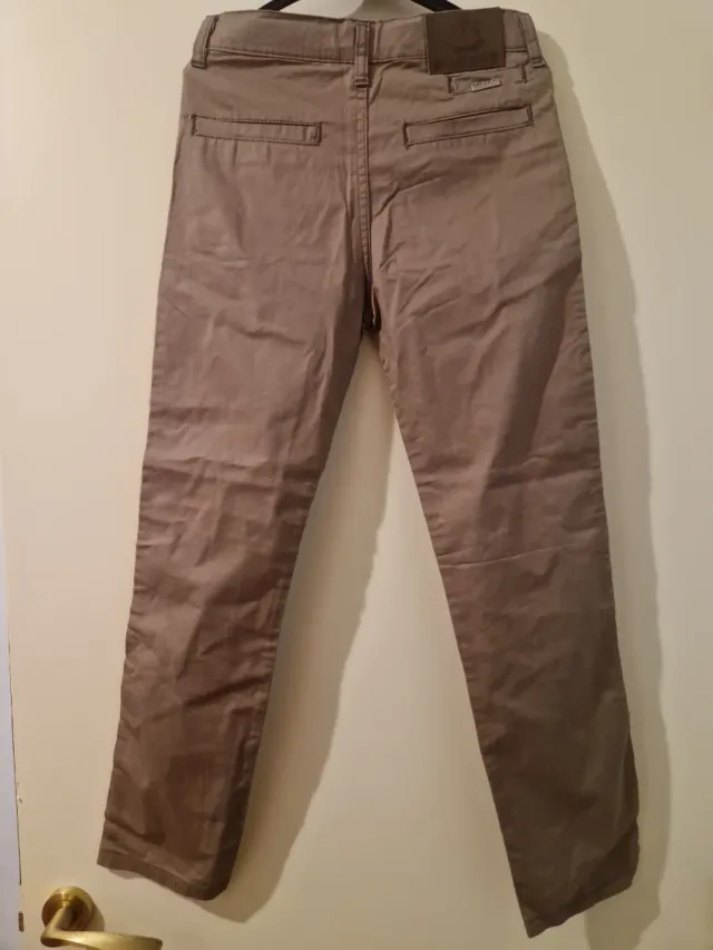 Pantalón beige niño
