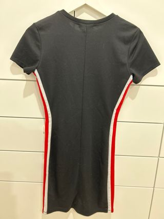 Vestido Pull&Bear negro con rayas laterales